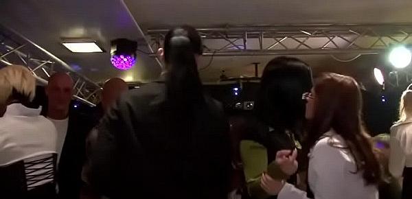 Divine club partying